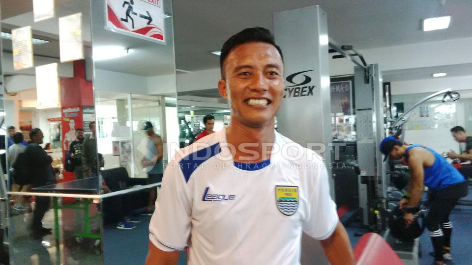 Mantan Bek Arema Cronus, Hermawan akhirnya bergabung dengan Persib Bandung. - INDOSPORT